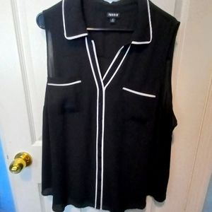 Torrid Size 3 sleeveless black top with white trim